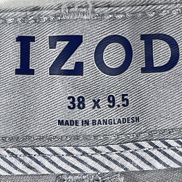 Izod mens grey basic flat front 9" inseam chino shorts - size 38 - Picture 4 of 11